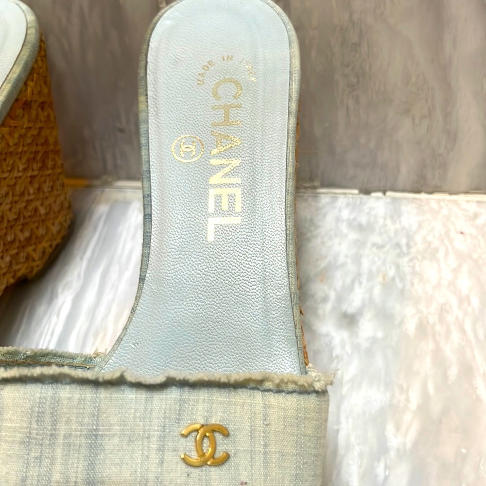 Chanel Raffia Wedge - Picture 2 of 6